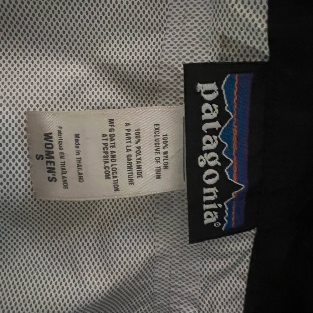 Patagonia Women's Black Trench Coat - Picture 3 of 5